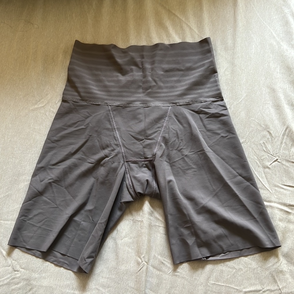 Uniqlo AIRism Smooth Body Shaper Unlined Half Shorts